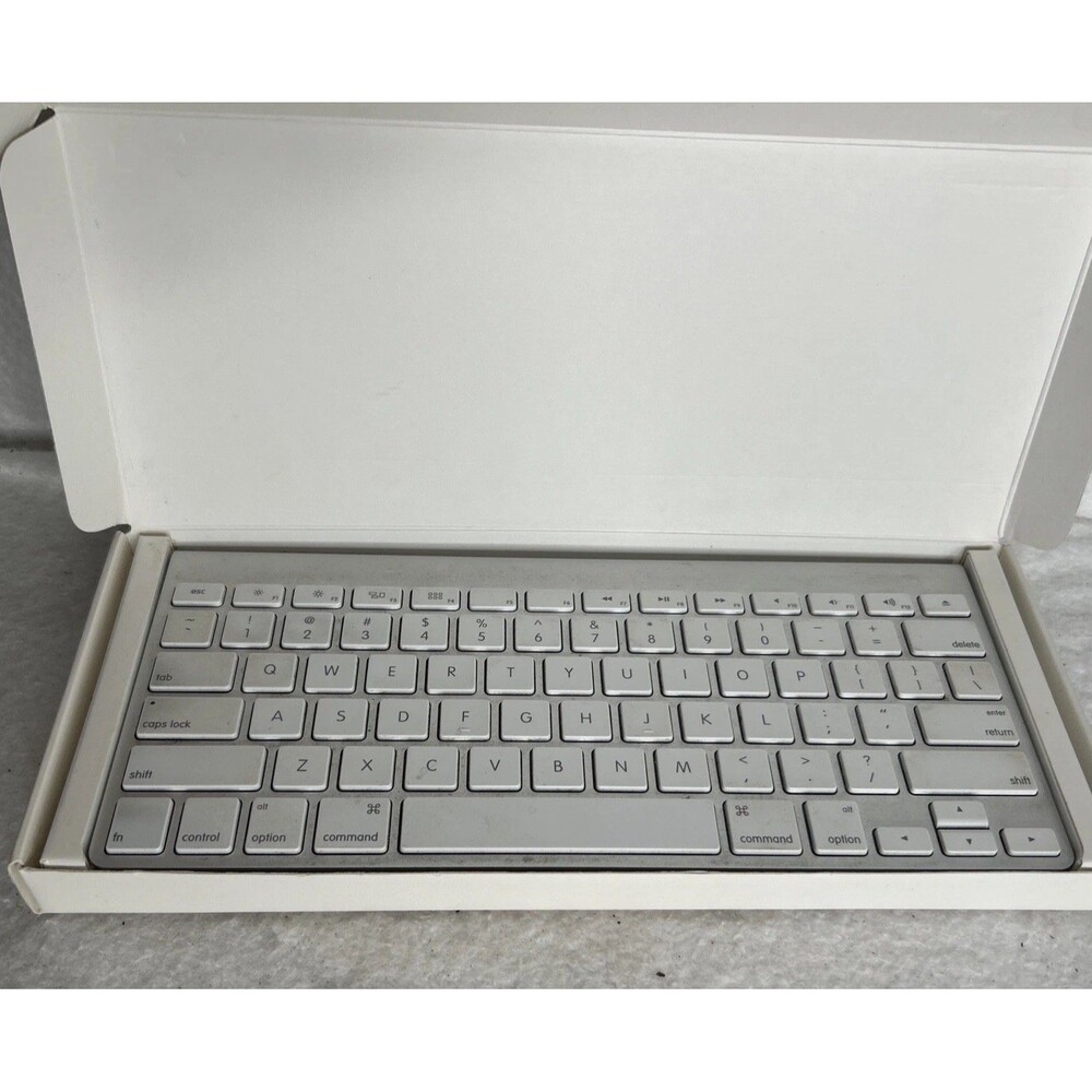 Genuine Apple A1314 Magic Wireless Keyboard [Bluetooth] With A Box